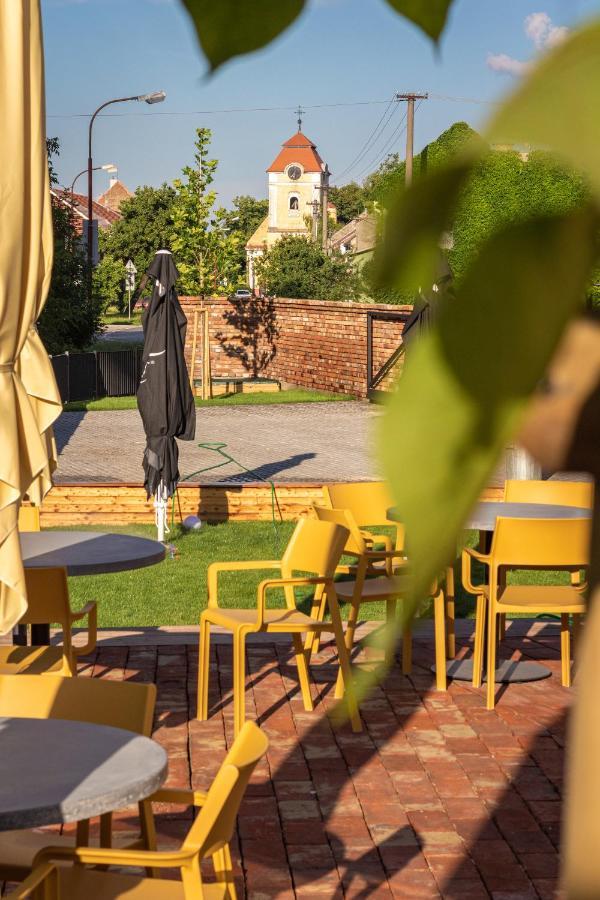 Coffein Apartments Mostkovice Екстер'єр фото